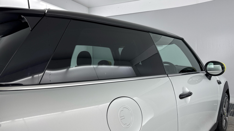 MINI Hatchback 135kW Cooper S Level 2 33kWh 3dr Auto Electric Hatchback